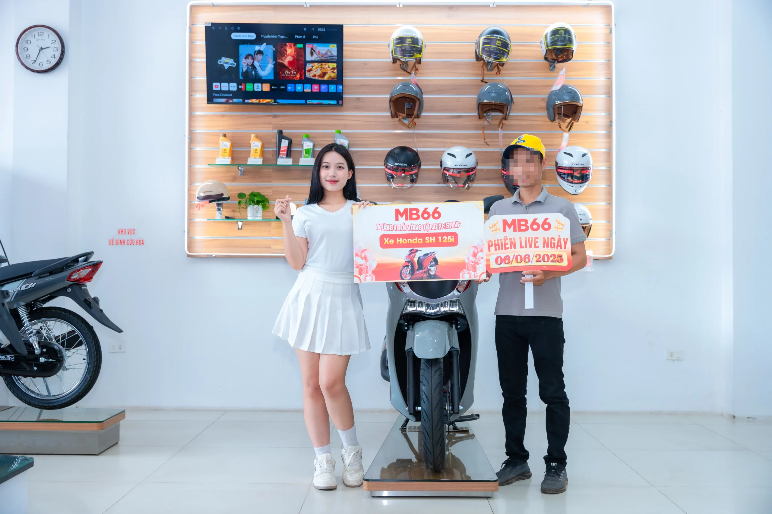 Lễ trao xe máy SH125i tại Hà Nội
