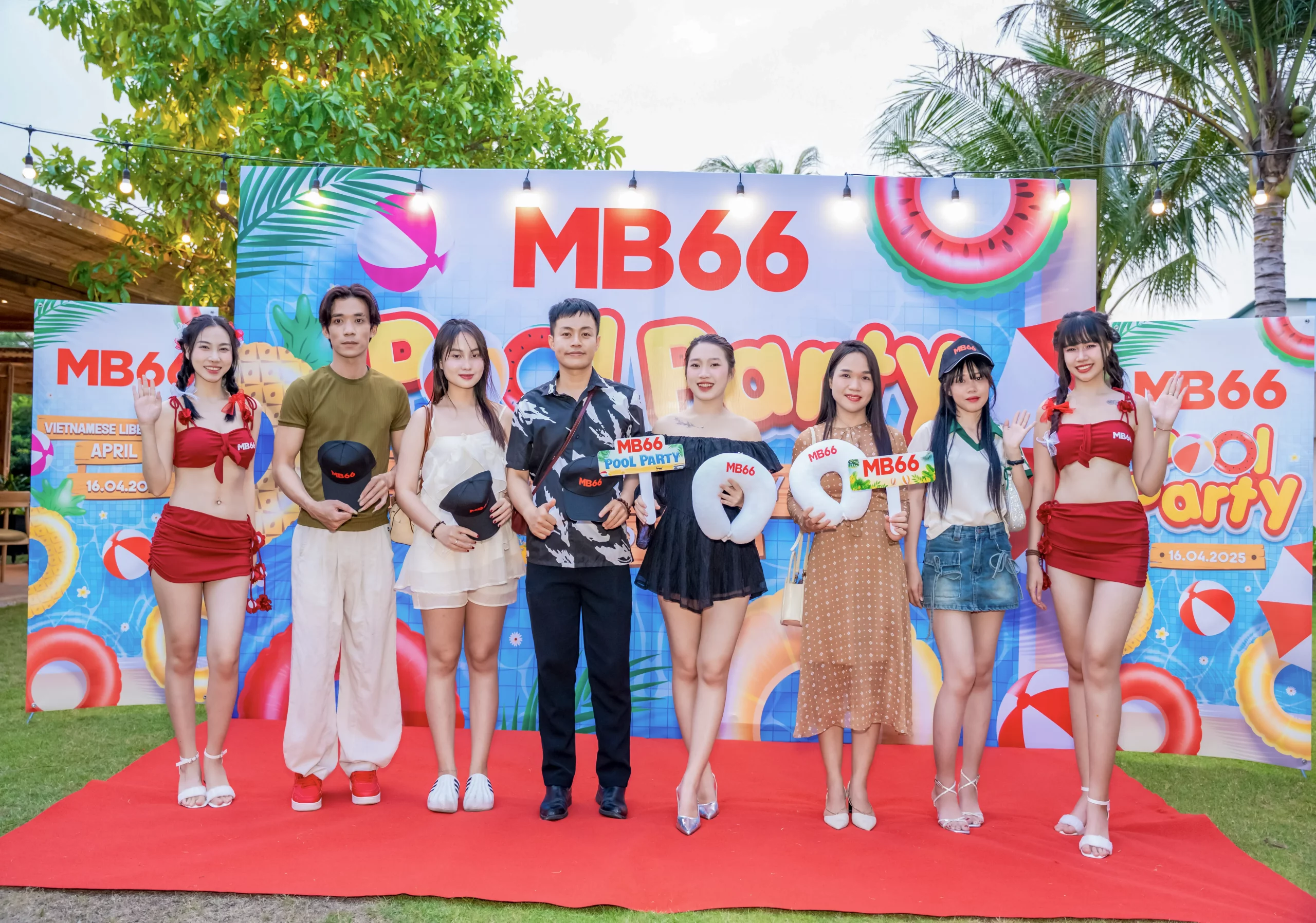 Mỗi món quà đều là tấm lòng mà thương hiệu muốn trao tận tay người tham dự